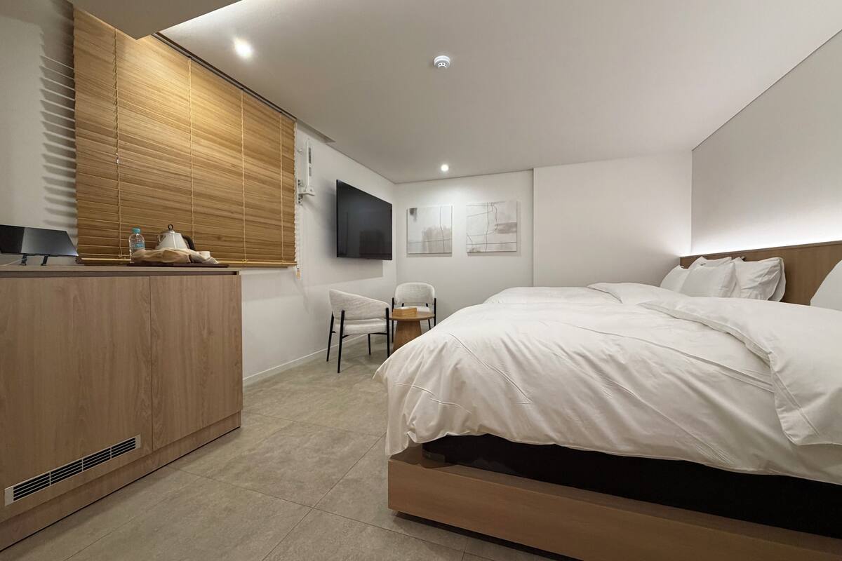 ห้องทวิน | ผ้าม่านกันแสง, ห้องเก็บเสียง, Wi-Fi ฟรี