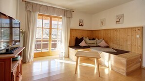 Interior - "Zeitlos" Vacation Rental for 6 Adults and 1 Child, 3 Bedrooms, 100 m² (Inzell)