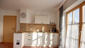 Private kitchen - "Zeitlos" Vacation Rental for 6 Adults and 1 Child, 3 Bedrooms, 100 m² (Inzell)