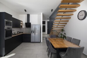 Coffee/tea maker, fridge, microwave, oven - Villa MI with Private Pool in Pula (Pula)