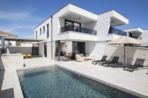 Outdoor pool - Villa MI with Private Pool in Pula (Pula)