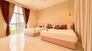 Iron/ironing board, WiFi, bed sheets - Delightful 4-bedrooms house with AC in Langkawi (Langkawi)