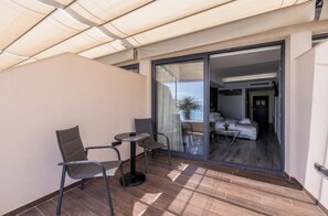 Terrace/patio - Premium Room with Sea View, Seven of Nine (Stobreč)