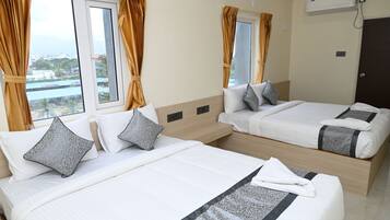 Luxury Suite, Balcony | Desk, laptop workspace, free WiFi
