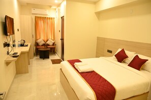 Superior Double Room, City View - HOTEL SIYAGRAND (Tiruchanur)