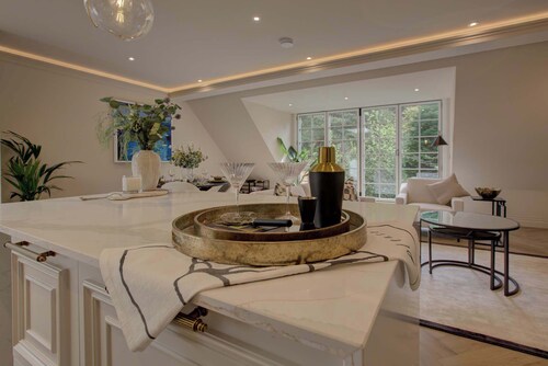 Coronation Collection · Luxury 3BR - By Tempstay