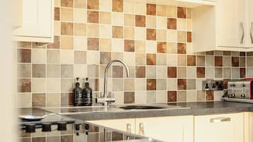 Dishwasher, cookware/dishes/utensils