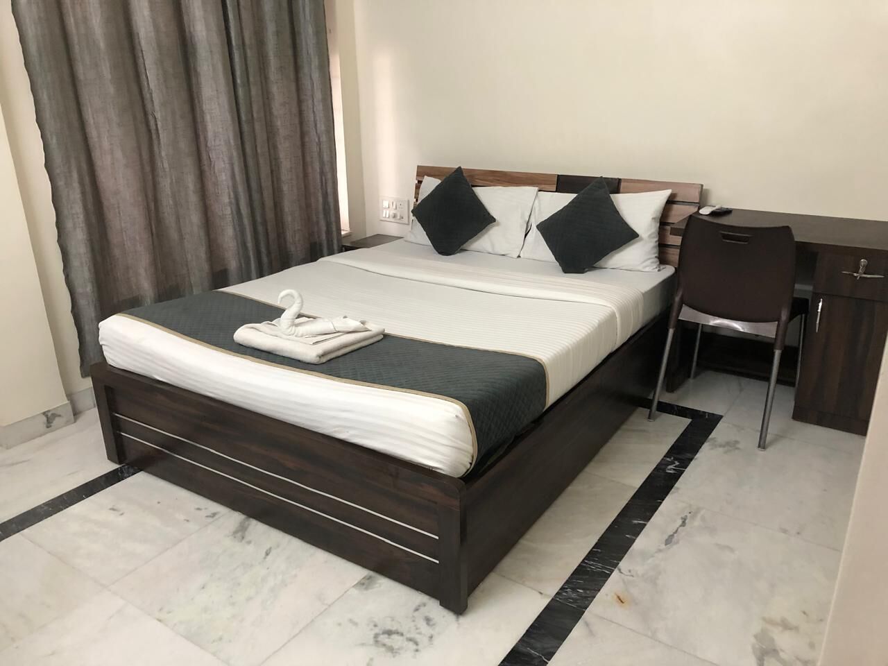 Standard Room | Desk, free WiFi