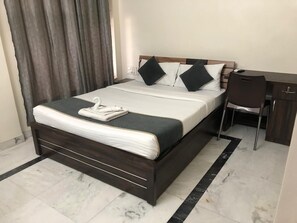 Standard Room | Desk, free WiFi - Balaji Home Stay (Pune)
