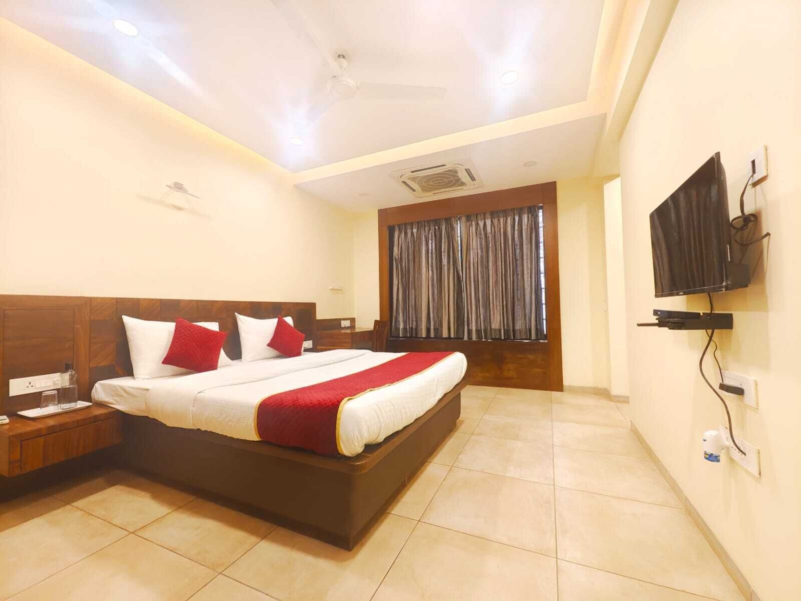 Deluxe Apartment, Balcony | Desk, free WiFi