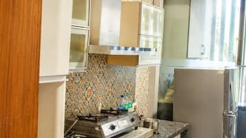Deluxe Apartment, Balcony | Private kitchen