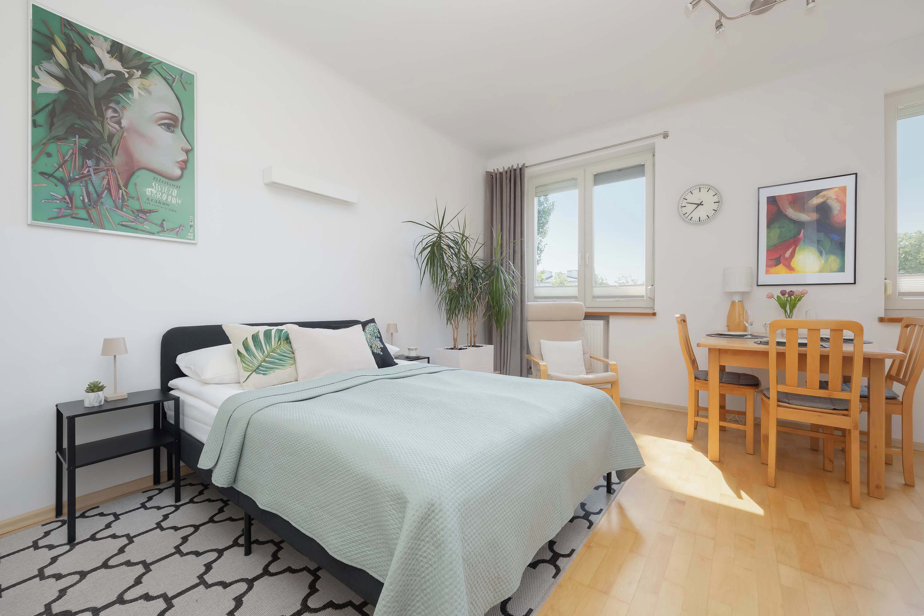 Bügeleisen/Bügelbrett, Reisekinderbett, WLAN, Bettwäsche