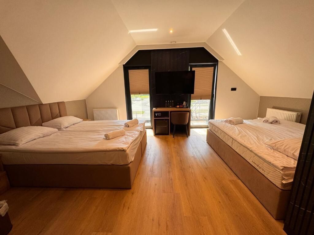 Cofres nos quartos, escrivaninha, Wi-Fi de cortesia