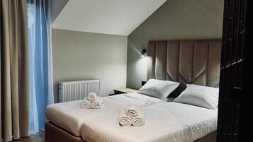 Coffres-forts dans les chambres, bureau, Wi-Fi gratuit