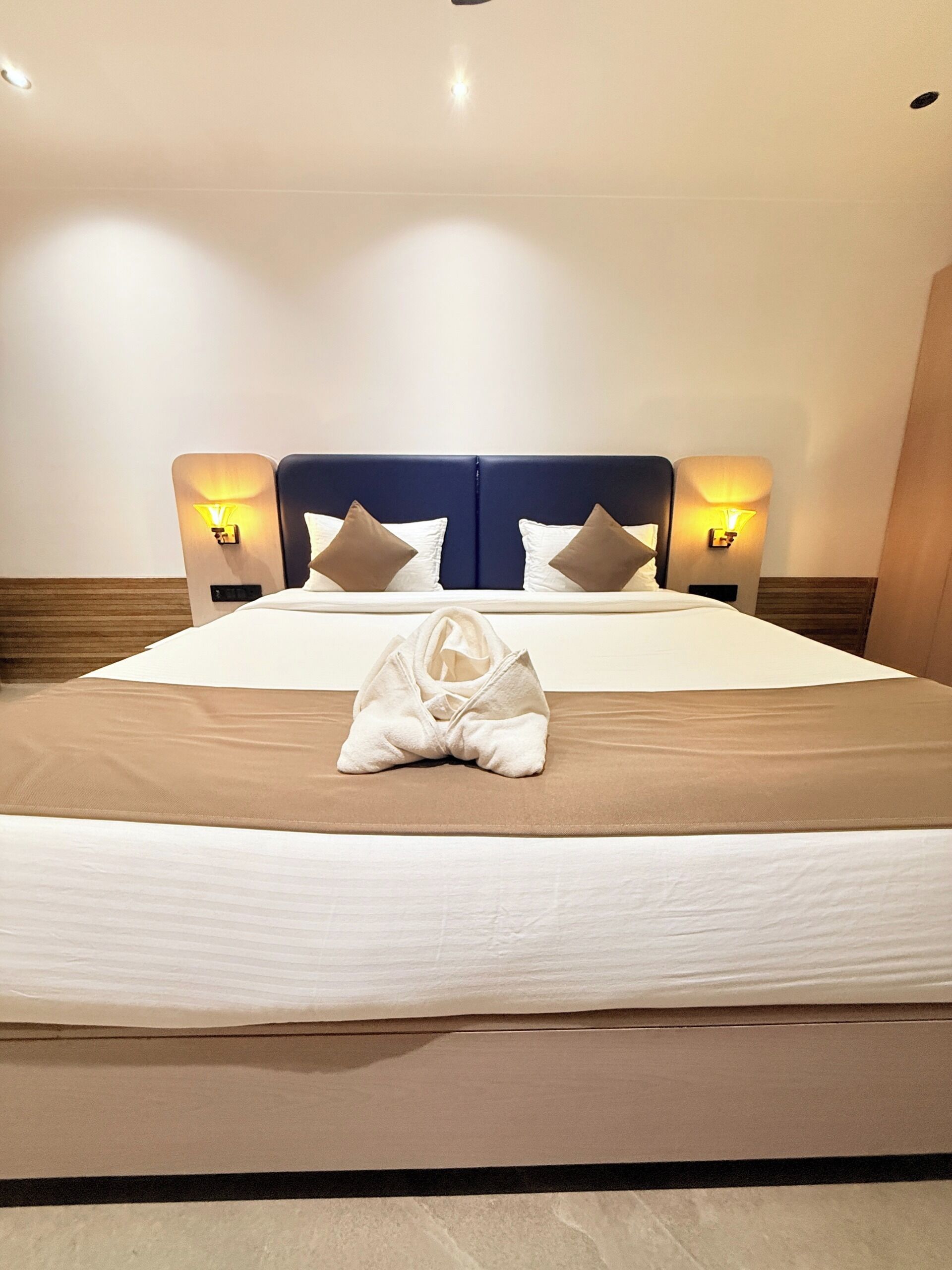 Standard Room | Meja, ruang kerja komputer riba, Wi-fi percuma 