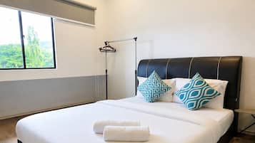 Iron/ironing board, WiFi, bed sheets
