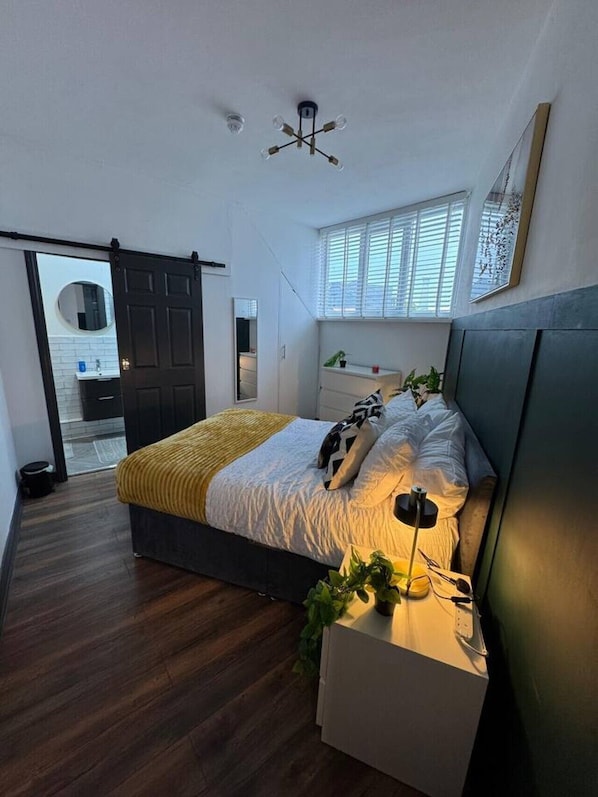 1 Schlafzimmer, Schreibtisch, Bügeleisen/Bügelbrett, WLAN