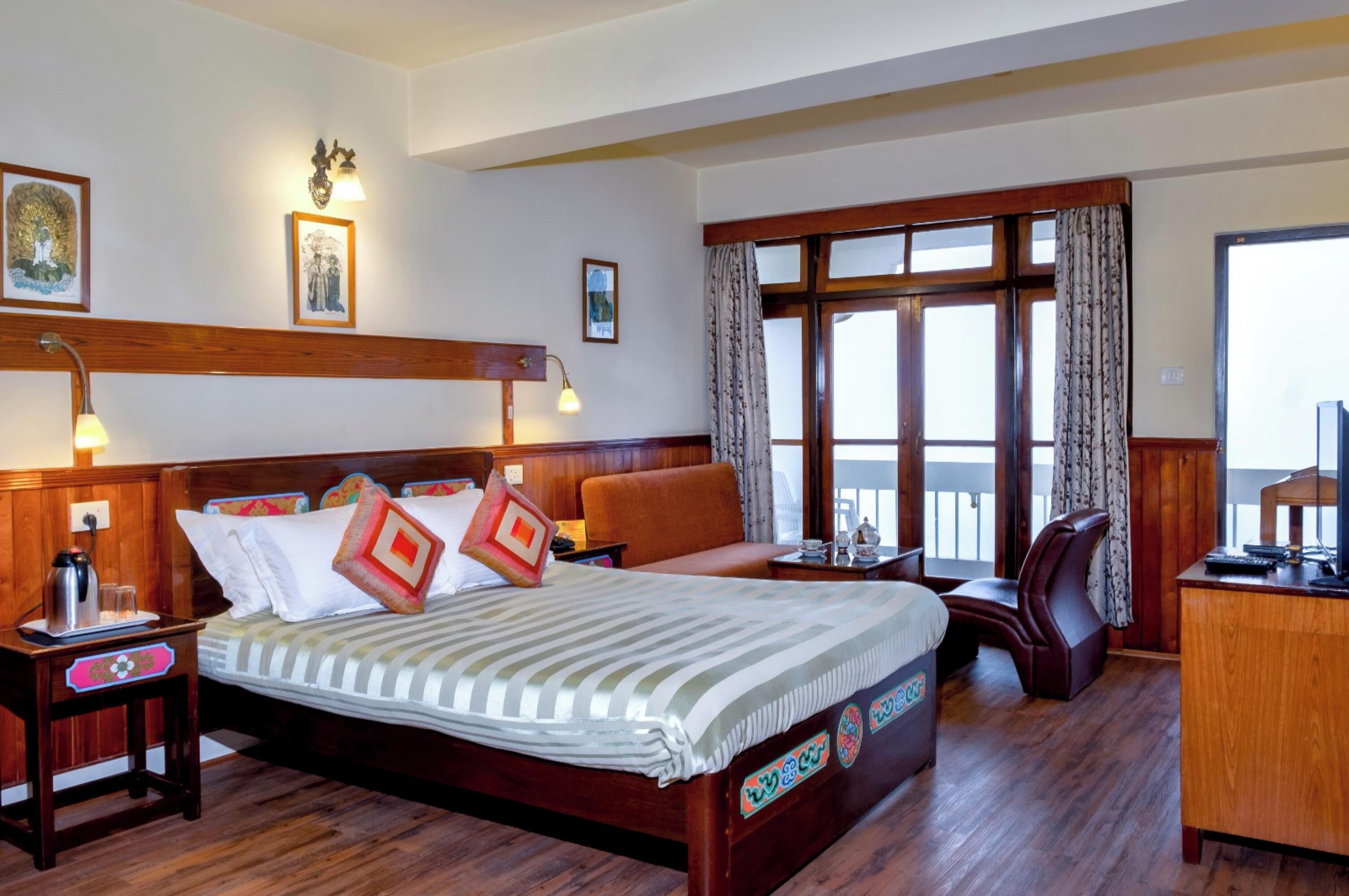 Superior Double Room, City View | Desk, WiFi (free)