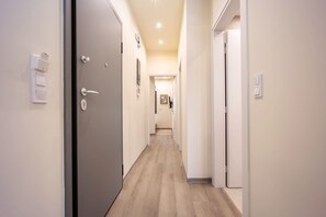 Interior - Stylish 2BR Exarchia l King Bed & Desk (Exarchia)
