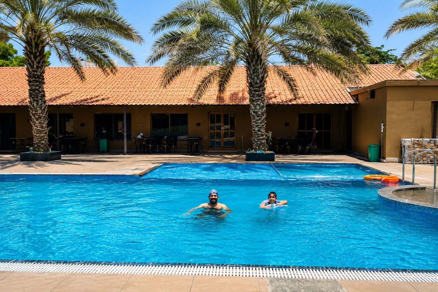 2 piscinas al aire libre