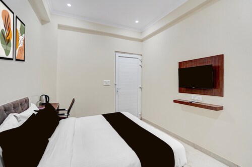 Deluxe Pine Villa