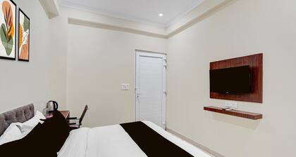 Deluxe Pine Villa