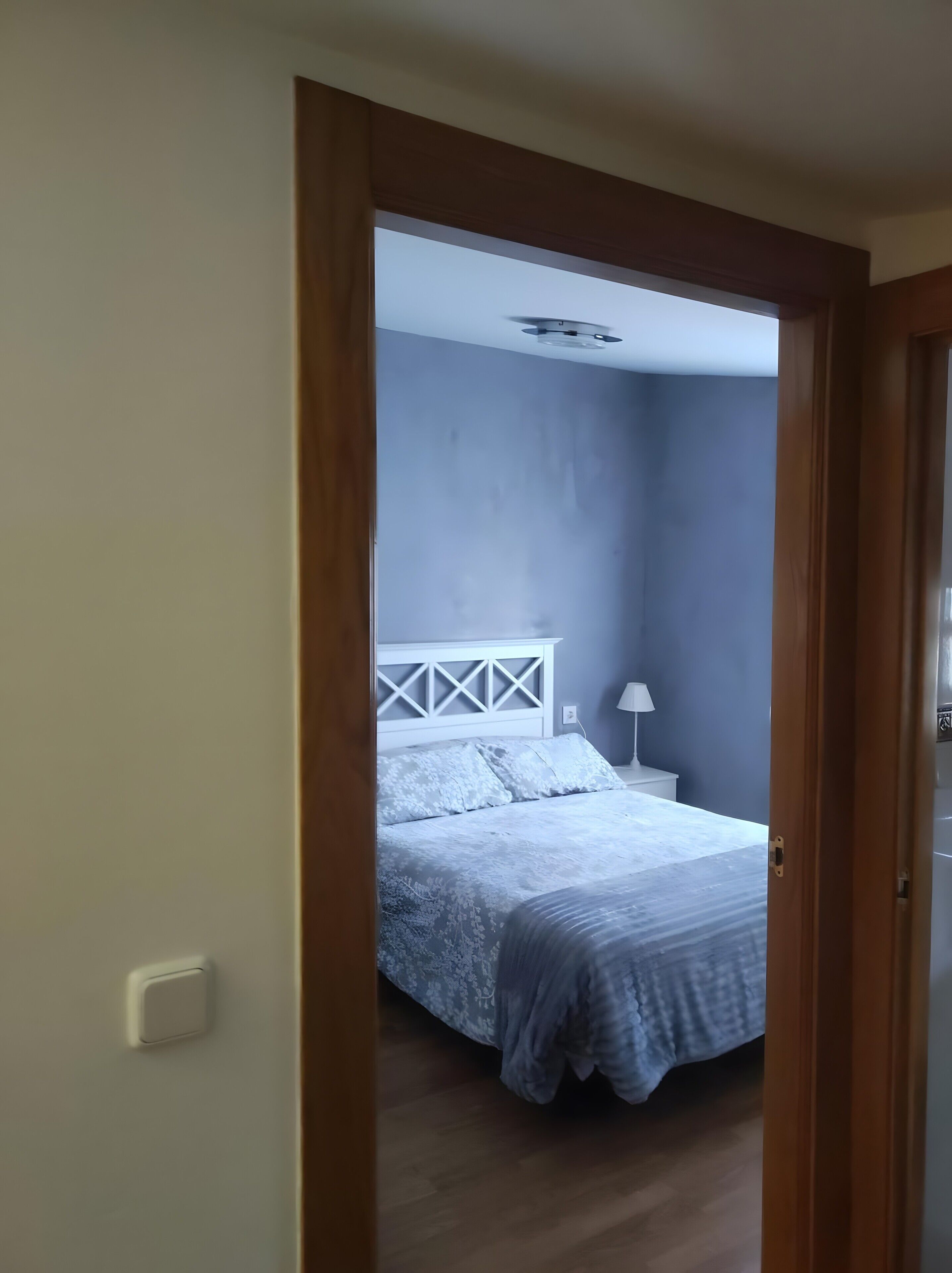 WiFi, bed sheets