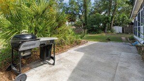 Terrace/patio - Magical Coastal Cottage, Short Walk to Beach by Tybee Cottages (Tybee Island)