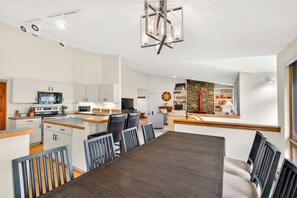 Dining - Lovely 3 bed 2.5 bath in the heart of Killington (Killington)