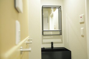 Shower, free toiletries, hair dryer, slippers - Koti Sopo Universal Bay 2 by Liaison (Osaka)
