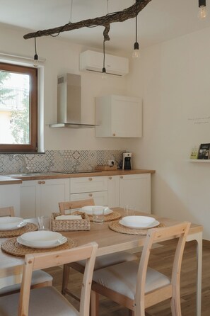 Fridge, oven, stovetop, coffee/tea maker - Aetna Apartment - Cratere Nord Est (Nicolosi)