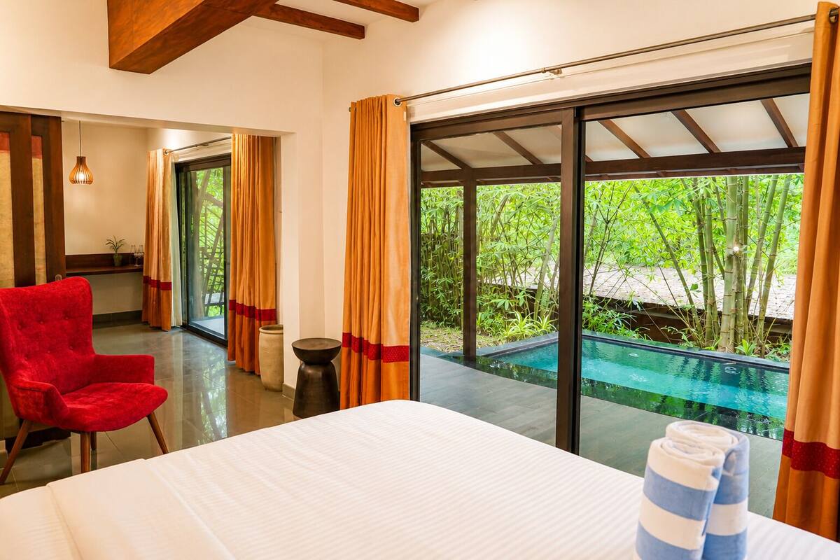 Junior Suite, Pool View