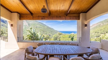 4 bedrooms