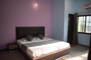 Deluxe Room, City View | Free WiFi - HOTEL HARSH GARDEN (Varanasi)