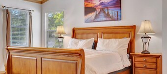 Bring the Boat 5BR Heated Pool Spa Mins to Beach