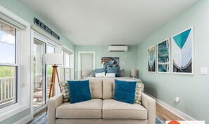 House - The Boat House on Lake Kalamazoo (Douglas)