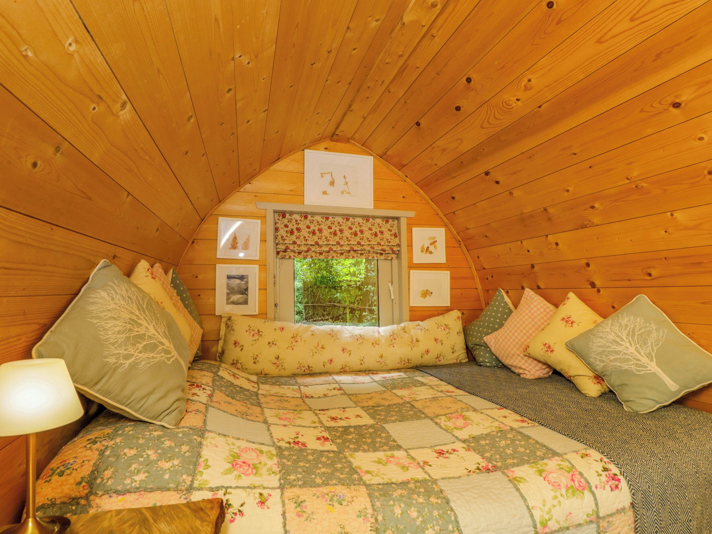 Daisy Glamping Pod, Pet Friendly In Hollington, Hampshire - Cotswolds
