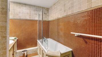 Douche, serviettes fournies