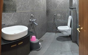 Deluxe Double Room | Bathroom - Hotel Grand Dev Krishna (Ujjain)