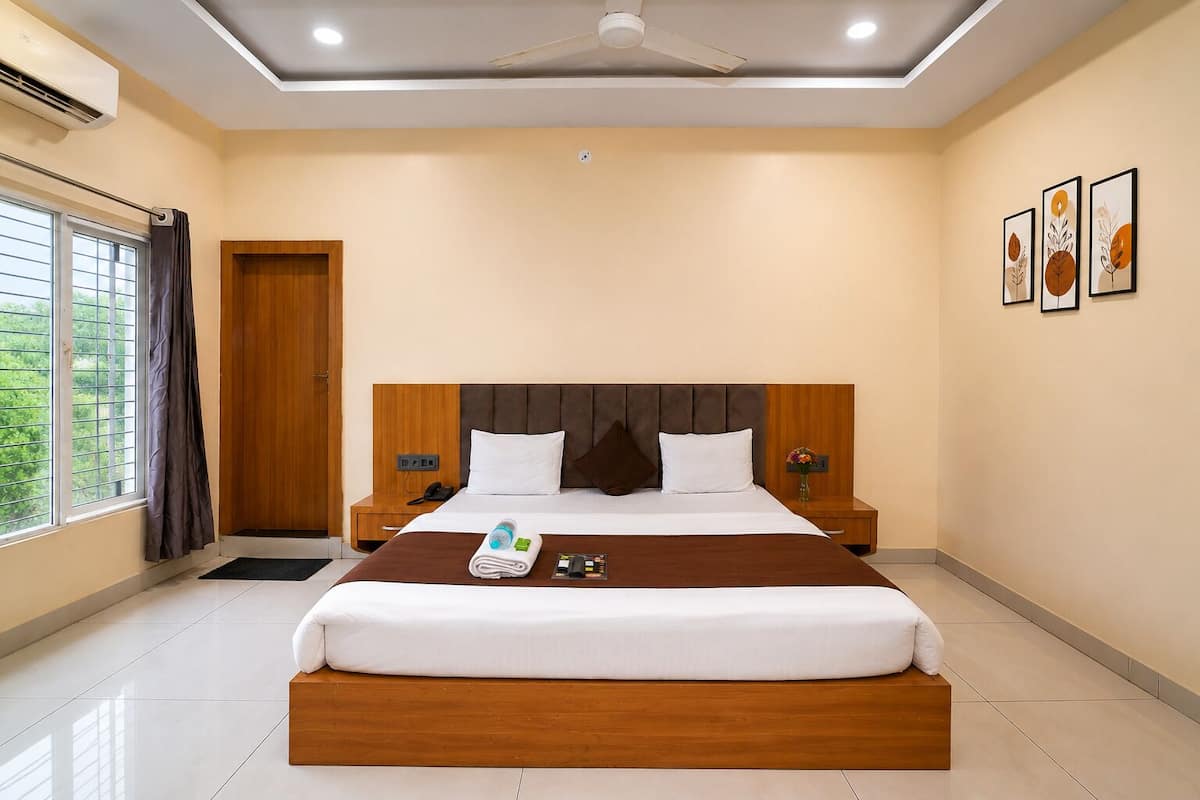 Escritorio, wifi gratis y ropa de cama