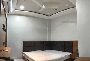 Deluxe Double Room - Hotel Grand Dev Krishna (Ujjain)