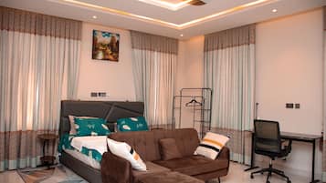 Suite Studio Deluxe | Literie de qualité supérieure, couette en duvet d'oie, bureau