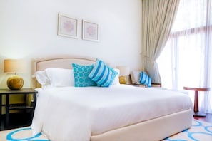 2 bedrooms, WiFi, bed sheets - Luxury 2BR at Anantara Palm Beach & Pool Access (Dubai)
