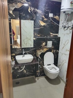 Suite Studio Familiale, vue ville | Salle de bain