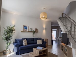 TV - #403 Beach House | Ocean View & BBQ (Albufeira)