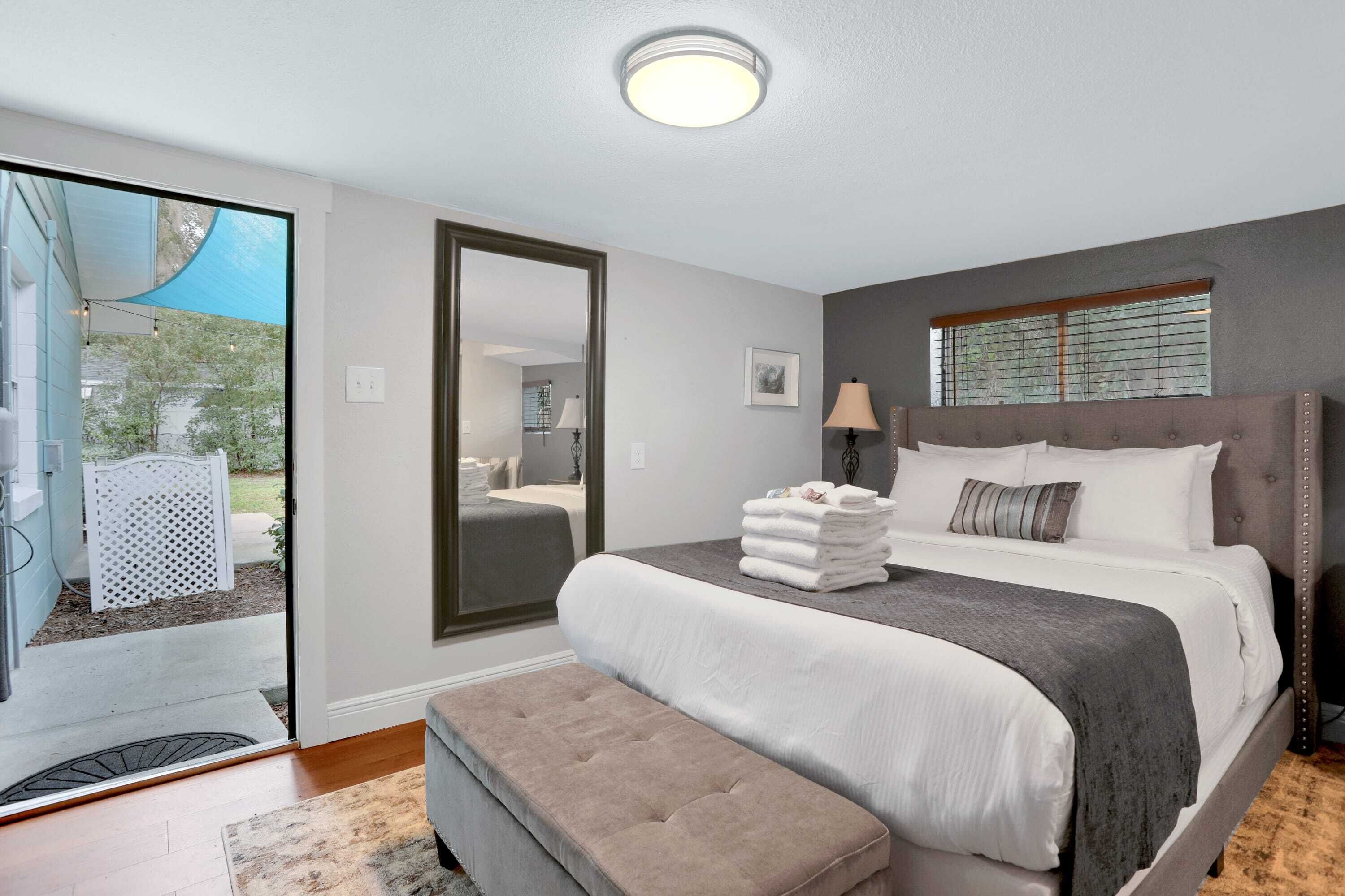 Iron/ironing board, travel cot, WiFi, bed sheets