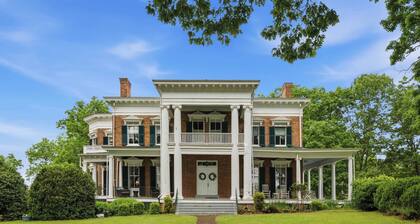 The Porterfield Suite Historic Rockwood Manor