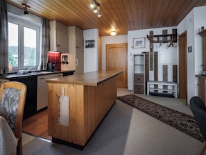 Kühlschrank, Mikrowelle, Ofen, Geschirrspüler