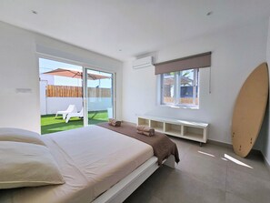 Travel cot, free WiFi, bed sheets, wheelchair access - Vrbo Property (Cartagena)