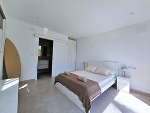 5 Schlafzimmer, Reisekinderbett, kostenloses WLAN, Bettwäsche
